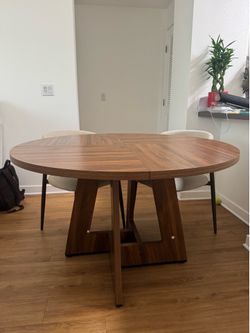 47 “ inch round wood brown table