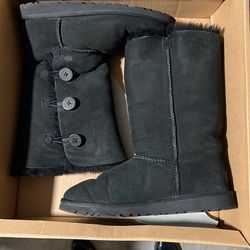 Black Uggs