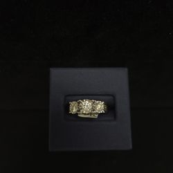 14k White Gold Anniversary Lady's Ring