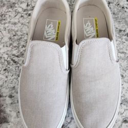 New With Box Womens Vans Sz 9 