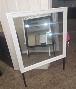 WHITE VANITY SQUARE MIRROR