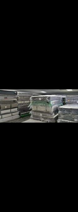 Queen bed pillow top can deliver newKing bed pillow top can deliver new