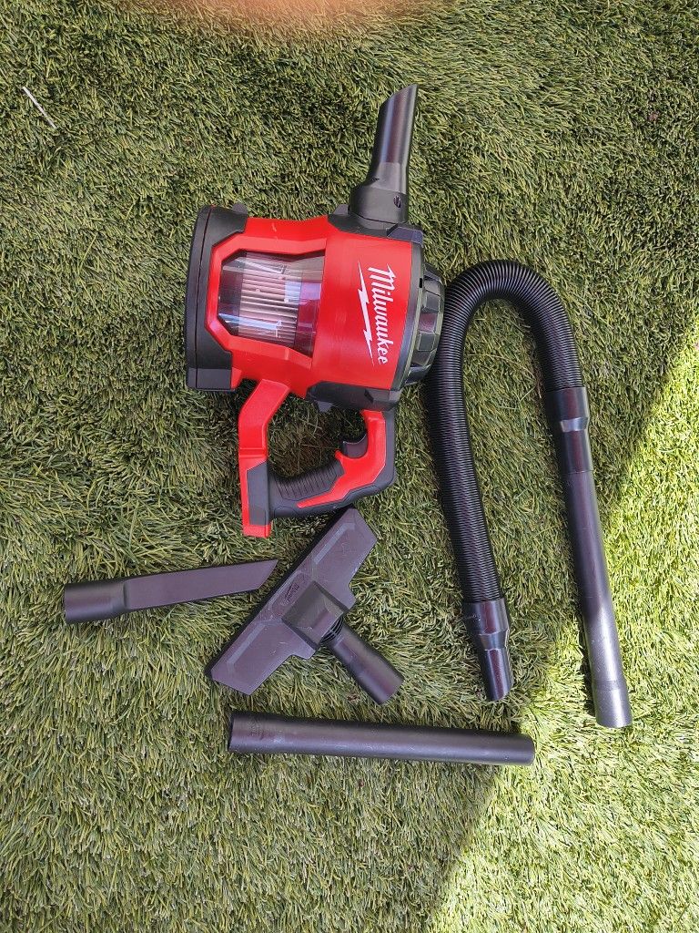 Milwaukee M18 Vacuum