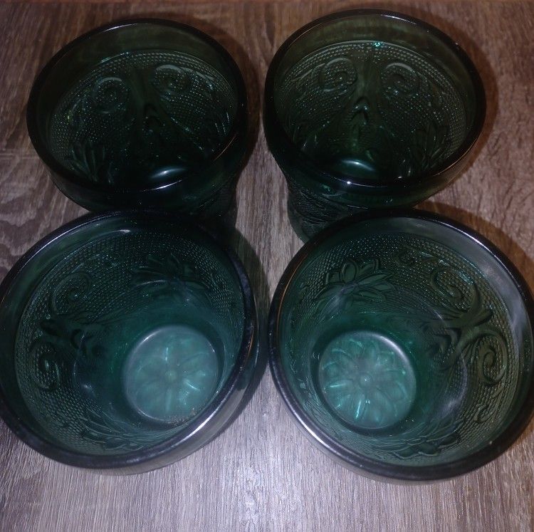 Tiara Glass Cups (4)