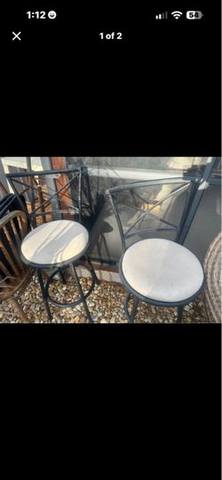 Set of 2 Metal Bar Stools with Cushioned Seats