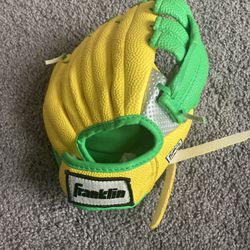 Toddler Boy’s Franklin Baseball Glove