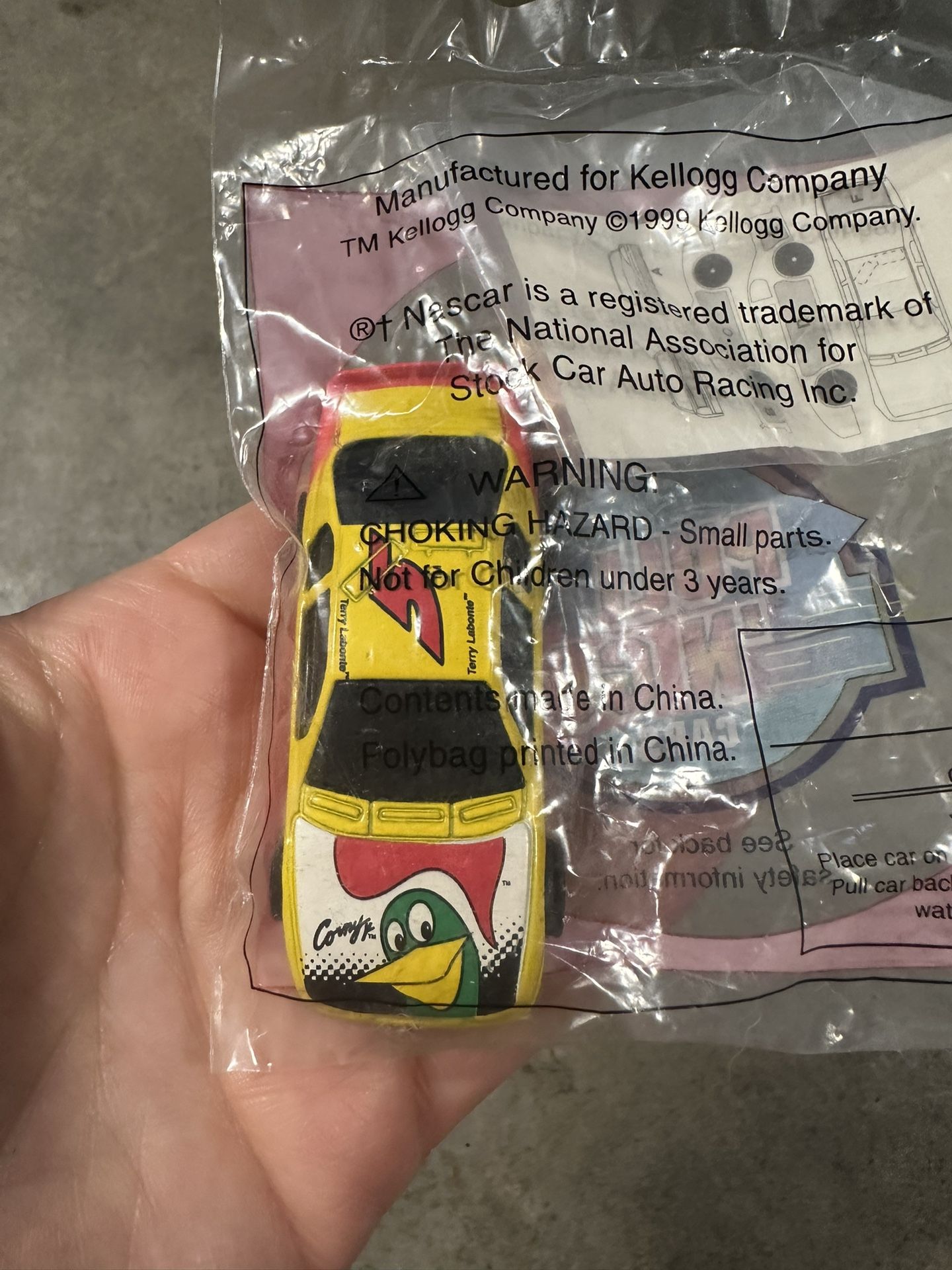 Kellogg’s Corn Flakes Cereal Collectible Toy Car 1999 NASCAR #5