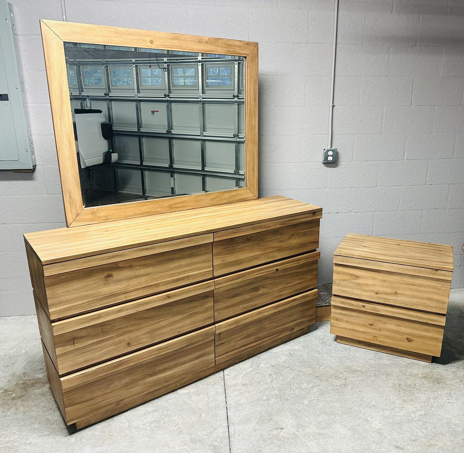 Dresser w/mirror & Nightstand