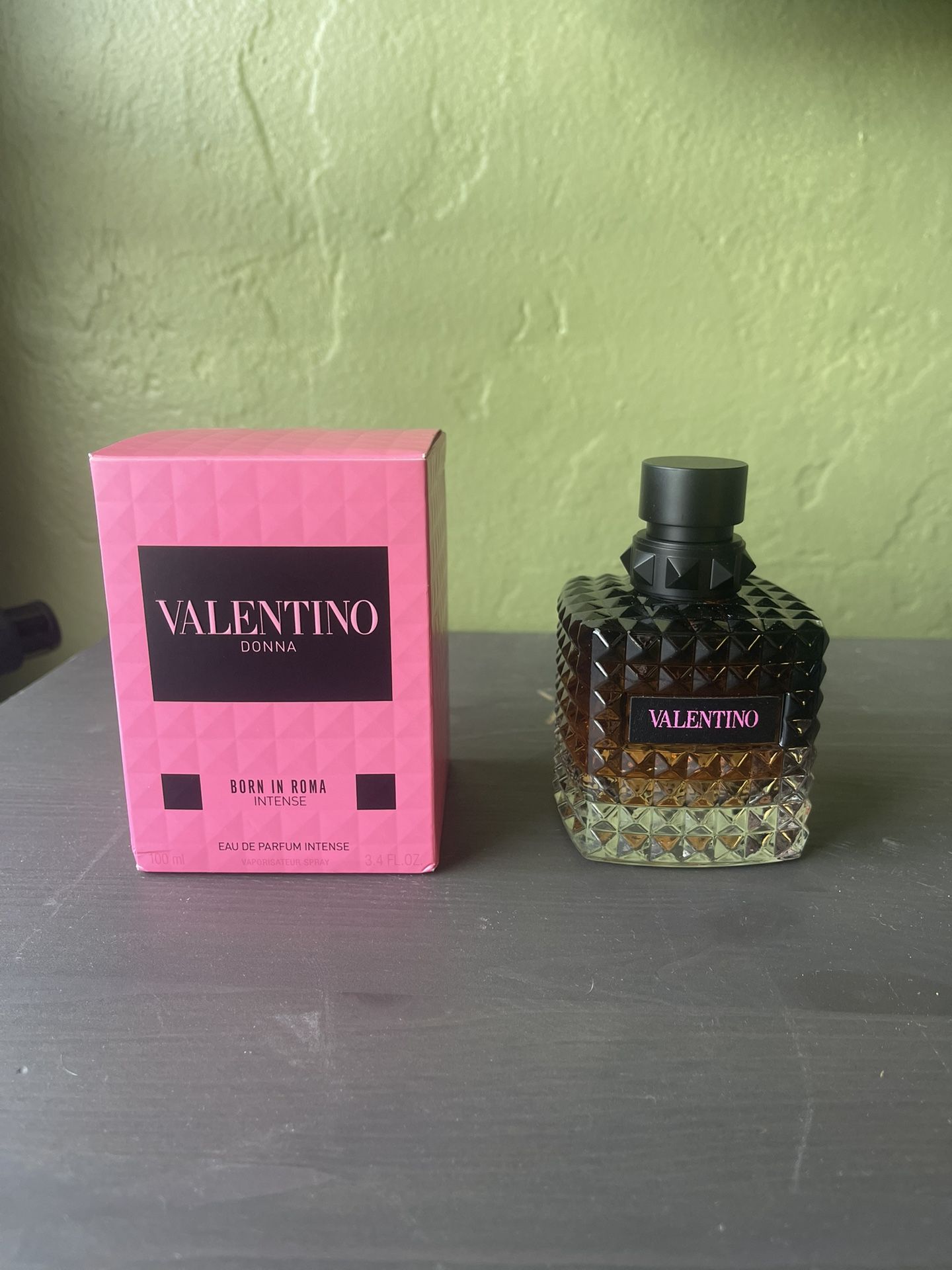 Valentino Donna Cologne