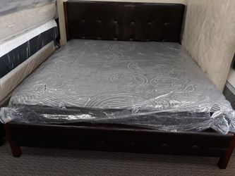 King bed and king hybrid mattress