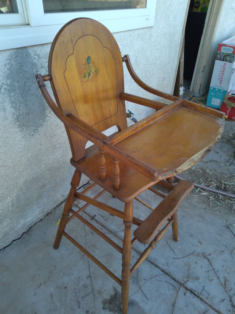 1910 antjque/wood high chair