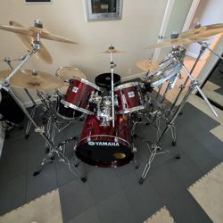 Awesome Yamaha Drum Kit!