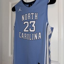 Michael Jordan 23 Carolina Jersey Size M