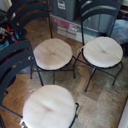 Metal Chairs With Cushions