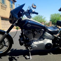 EXCELLENT CONDITION 2009 HARLEY DAVIDSON ROCKER!