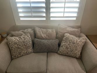 Love seat