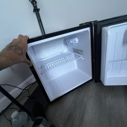 Mini Fridge 