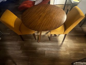 Round MCM style table with 2 chairs