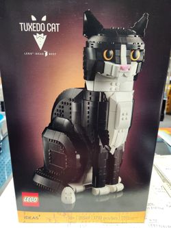 Lego Ideas tuxedo cat building set