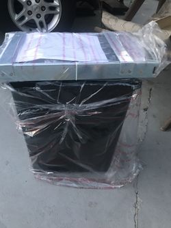 Cabinet trash can