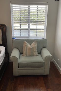 Comfy Soft Lounge Chair