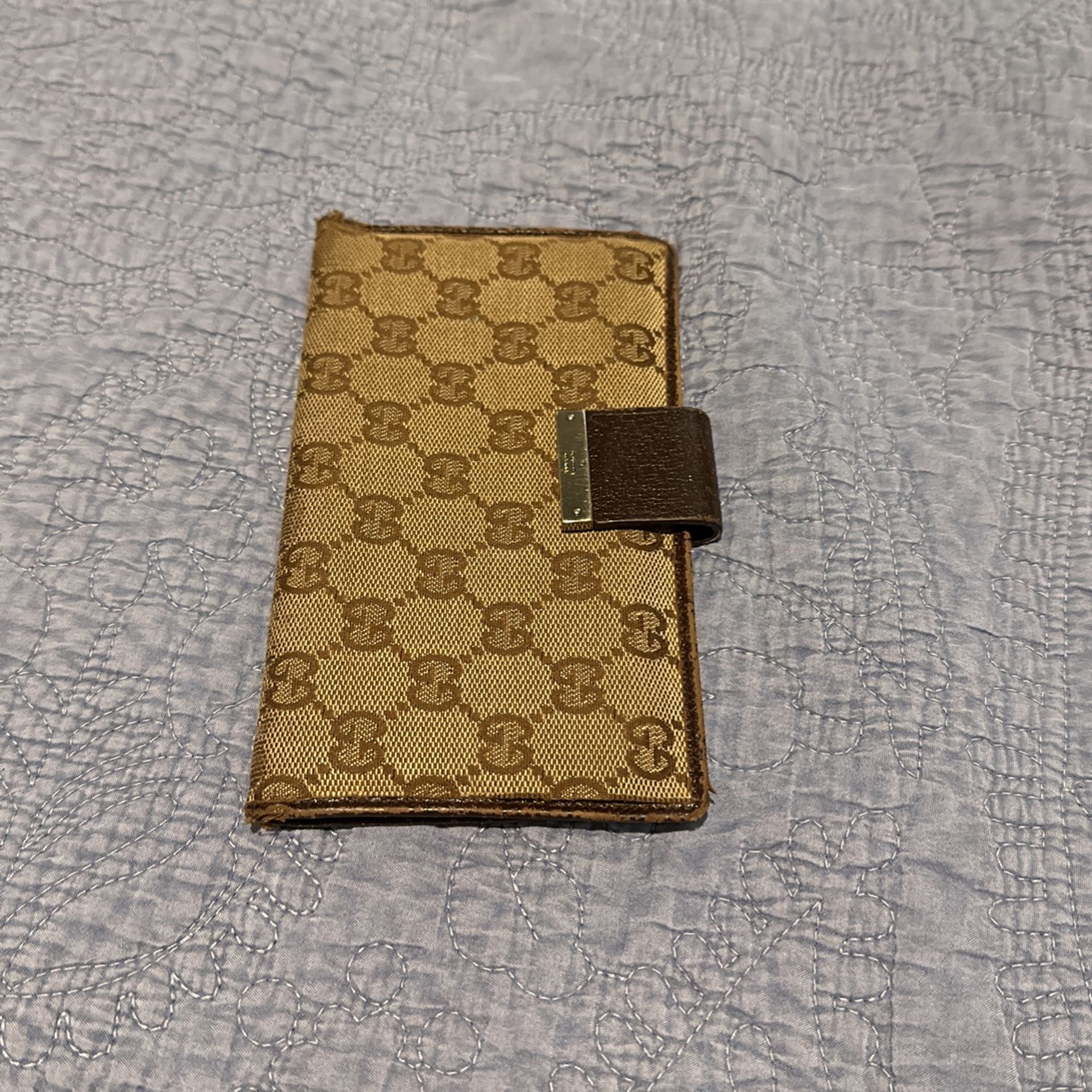 Gucci Check Book 