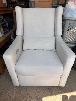 Babyletto kiwi glider