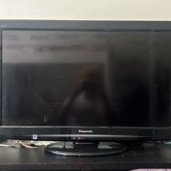 32’ Panasonic Tv