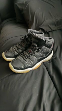 Jordan 11 black