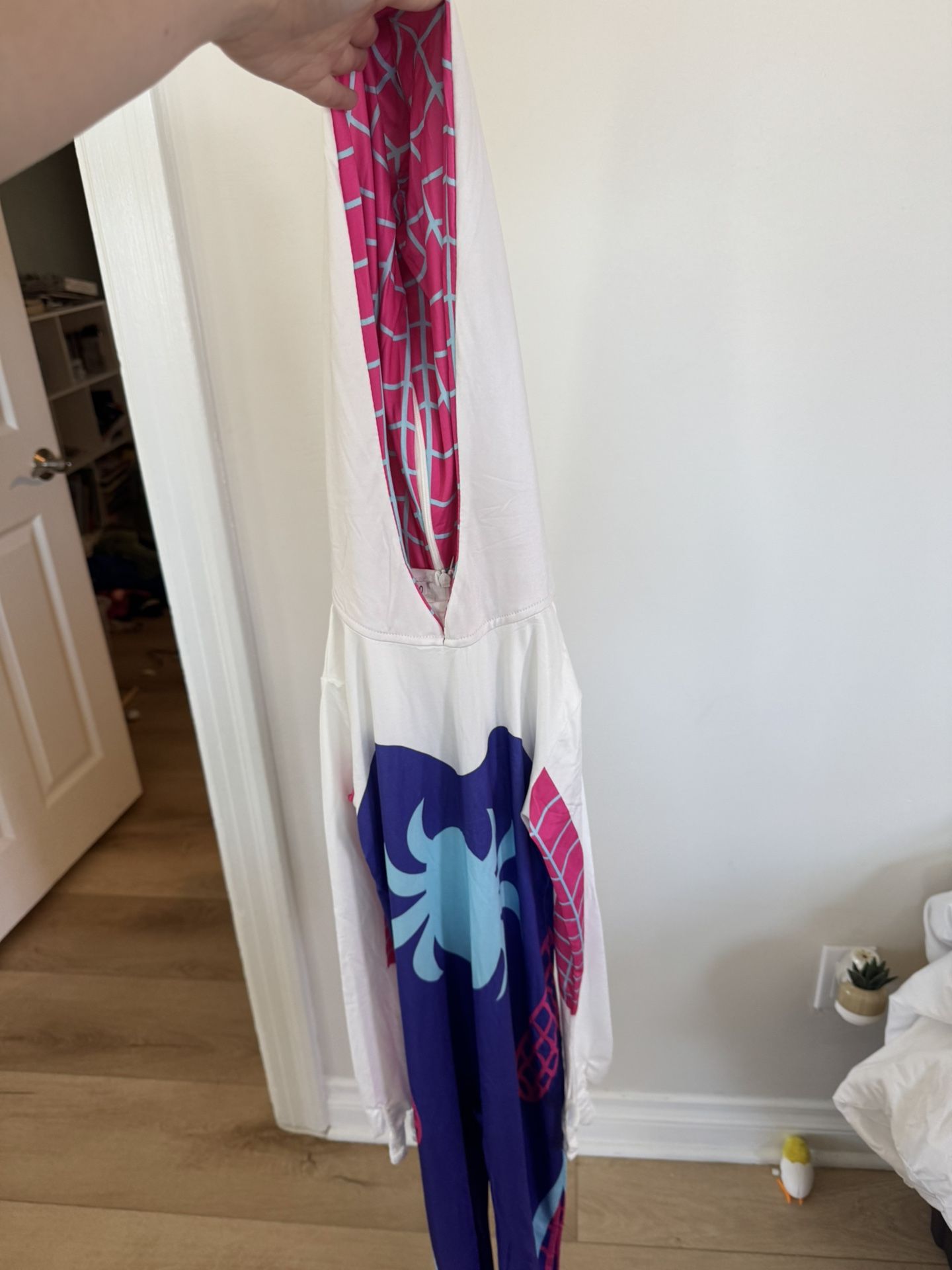 Free Ghost Spider Outfit 7y -8 Year Old