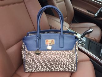 Gorgeous New with Tags Dkny Bag Original