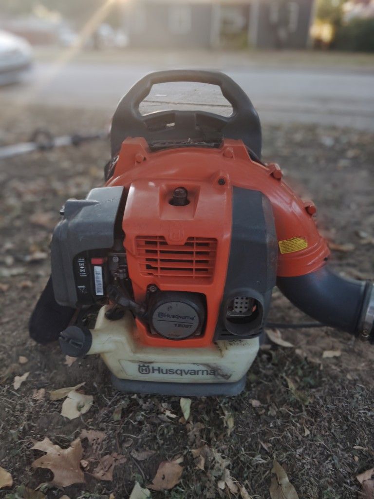 Husqvarna Backpack Leaf Blower / Sopladora De Mochilla Husqvarna