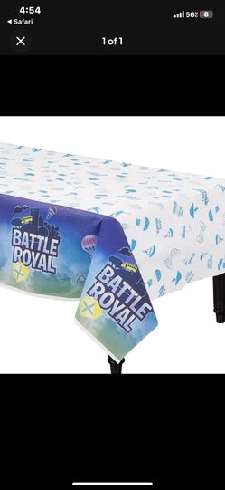4 “Battle Royal" blue and white paper party table covers