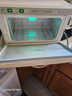 18" HOTCABI & U.V.STERILIZER CABENT 220 WATT L18" X D 12" X H13" WORKING GREAT FOR SALON & SPA