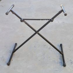 Keyboard Stand - Adjustable Stand 27" to 34" - In Excellent Condition • Musical Equipment, Keyboard Accessories, Stands,  Musical Instruments, Music S