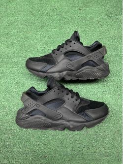 NIKE AIR HUARACHE TRIPLE BLACK SIZE 8