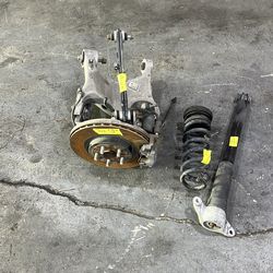 (623) 17-23 Jaguar F-pace Fpace F pace left rear knee assembly suspension 2017 2018 2019 2020 2021 2022 2023