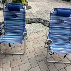 Like New Beach Chairs Easy To Carry 