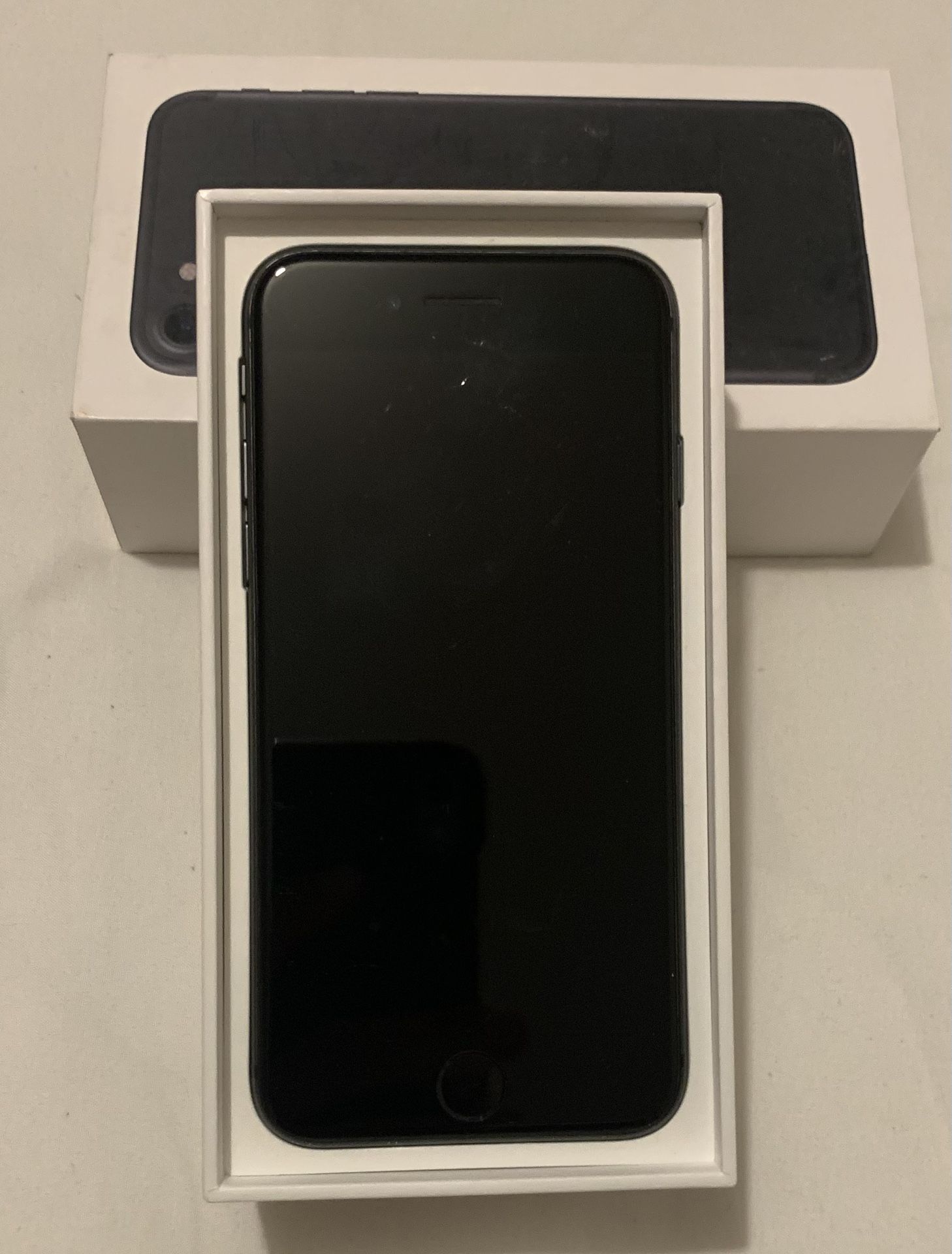 Apple iPhone 7 - 256 Gb UNLOCKED