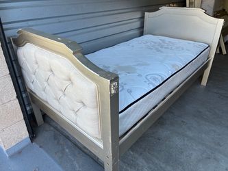 Twin bed
