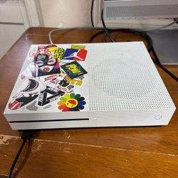 Xbox one s 365 GB console and 1 controller