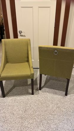 Set of accent chairs