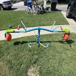 Spin And Bounce Teeter Totter 
