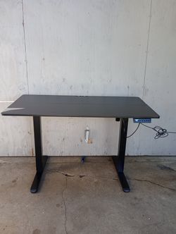 Ergogear Electric sit and stand ergonomic desk