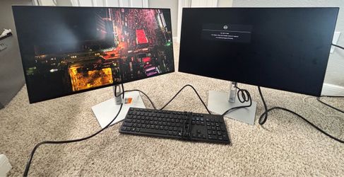 Dual Dell Ultrawide Monitors with Keyboard