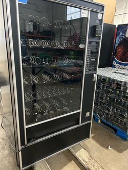 SNACK VENDING MACHINE