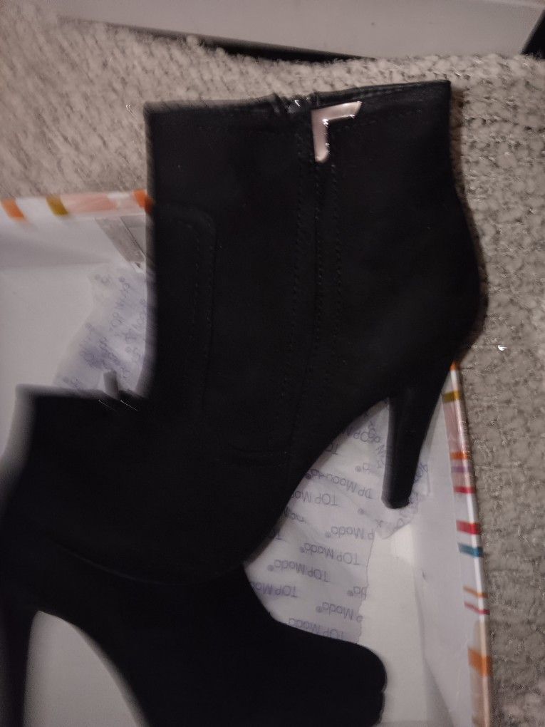 New Size 7 Black Bootie Heels
