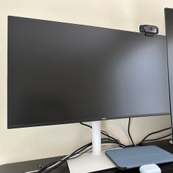 27-Inch Monitor
