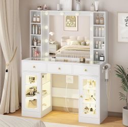 White Vanity Desk with Mirror and LED Lights