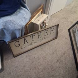 Assorted Pictures And Wall Hangings 